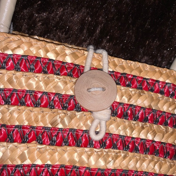 v i n t a g e :: Large Boho Woven Wicker Straw Bag Tote Basket - Picture 10 of 11